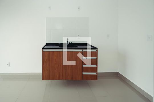 Cozinha de apartamento para alugar com 1 quarto, 29m² em Sacoma, São Paulo