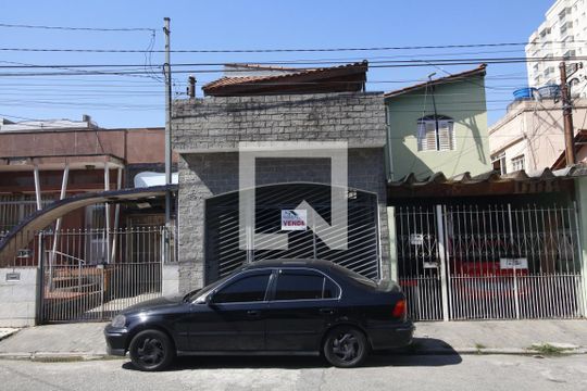 Fachada de casa à venda com 3 quartos, 140m² em Vila Carrão, São Paulo
