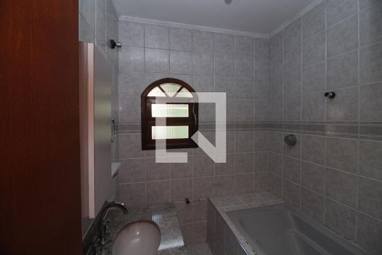 Banheiro da Suíte de casa à venda com 3 quartos, 140m² em Vila Carrão, São Paulo
