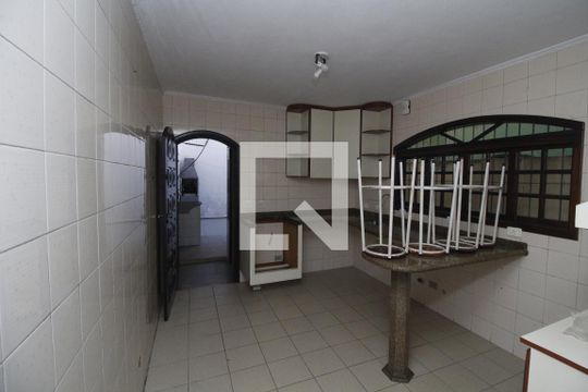 Cozinha de casa à venda com 3 quartos, 140m² em Vila Carrão, São Paulo