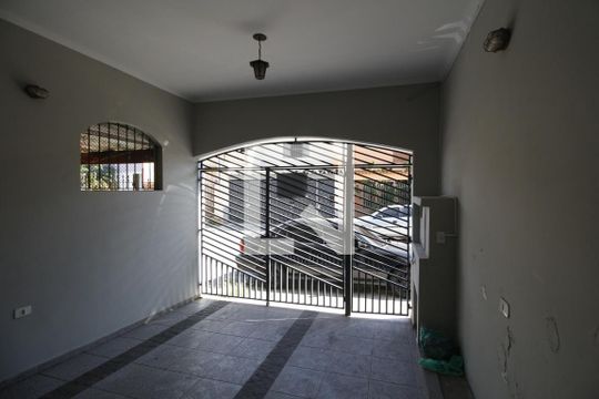 Garagem de casa à venda com 3 quartos, 140m² em Vila Carrão, São Paulo