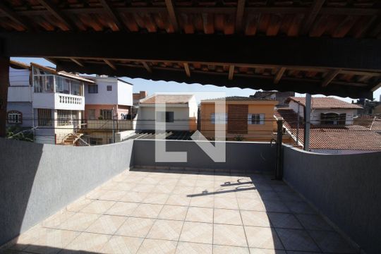 Sacada de casa à venda com 3 quartos, 140m² em Vila Carrão, São Paulo