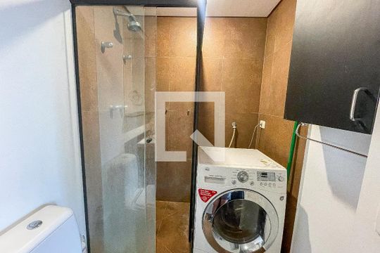 Banheiro de kitnet/studio para alugar com 1 quarto, 29m² em Jardim Paulista, São Paulo
