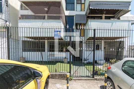 Fachada da Entrada de apartamento para alugar com 2 quartos, 80m² em Cordovil, Rio de Janeiro