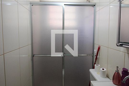 Banheiro Social de apartamento à venda com 2 quartos, 51m² em Alves Dias, São Bernardo do Campo