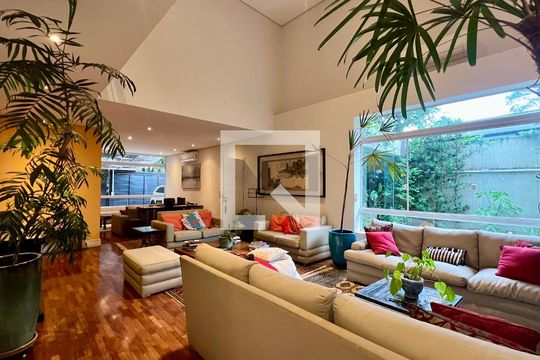 Casa à venda com 4 quartos, 430m² em Alto de Pinheiros, São Paulo