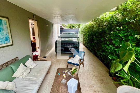 Área comum de casa à venda com 4 quartos, 430m² em Alto de Pinheiros, São Paulo