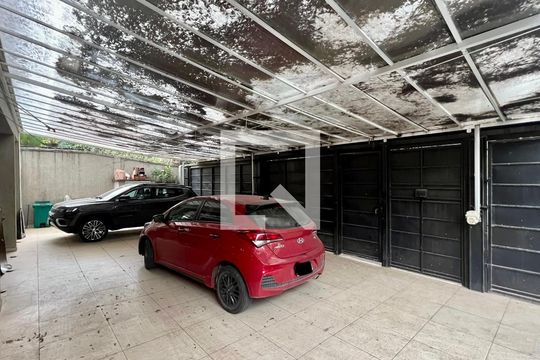 Garagem de casa à venda com 4 quartos, 430m² em Alto de Pinheiros, São Paulo