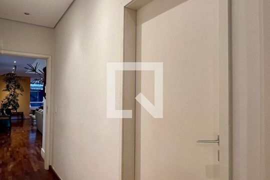 Suite 1 de casa à venda com 4 quartos, 430m² em Alto de Pinheiros, São Paulo