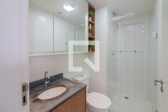 Banheiro de apartamento para alugar com 2 quartos, 34m² em Butantã, São Paulo
