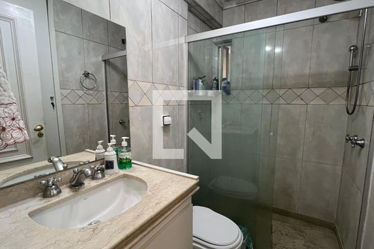 Banheiro de apartamento para alugar com 2 quartos, 128m² em Jardim Paulista, São Paulo