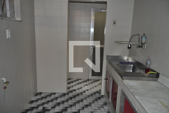 Cozinha de casa para alugar com 2 quartos, 98m² em Sampaio, Rio de Janeiro