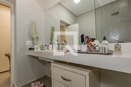 Banheiro da Suíte 1 de casa à venda com 4 quartos, 416m² em Santo Amaro, São Paulo