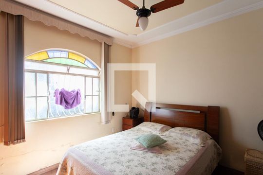 Suíte de casa à venda com 3 quartos, 300m² em Etelvina Carneiro, Belo Horizonte