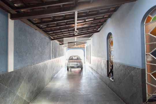 Garagem de casa à venda com 3 quartos, 300m² em Etelvina Carneiro, Belo Horizonte