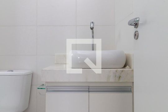 Suíte - Banheiro de apartamento para alugar com 1 quarto, 29m² em Jardim Caravelas, São Paulo