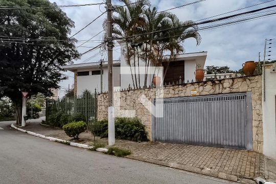 Fachada de casa à venda com 4 quartos, 290m² em Jardim da Saúde, São Paulo