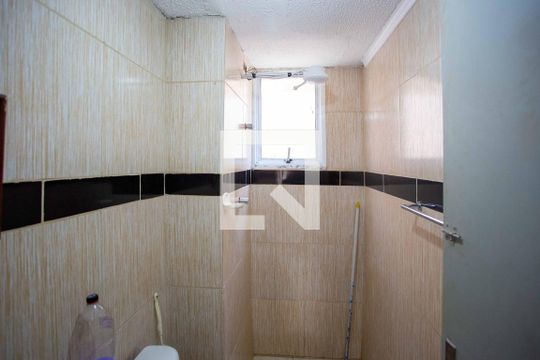 Banheiro de apartamento à venda com 2 quartos, 46m² em Campanário, Diadema