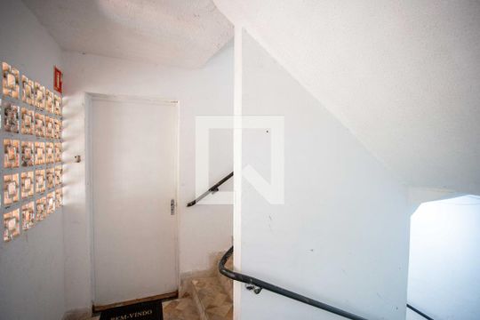 Hall de entrada de apartamento à venda com 2 quartos, 46m² em Campanário, Diadema