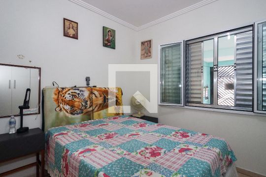 Quarto 1 de casa para alugar com 2 quartos, 250m² em Parque Regina, São Paulo