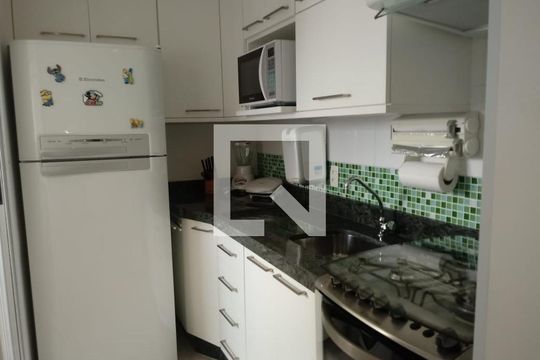 Cozinha de apartamento à venda com 2 quartos, 57m² em Vila Rosalia, Guarulhos