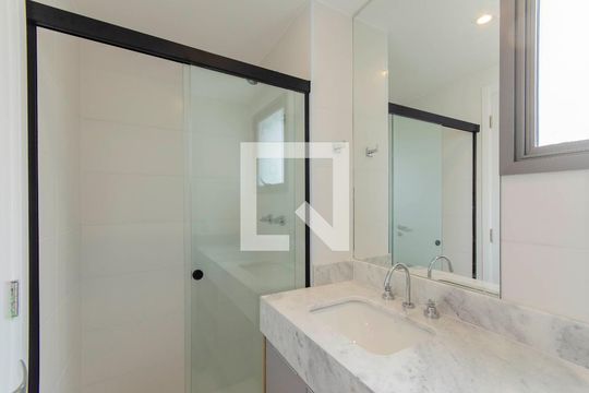 Banheiro de kitnet/studio para alugar com 1 quarto, 23m² em Vila Mariana, São Paulo