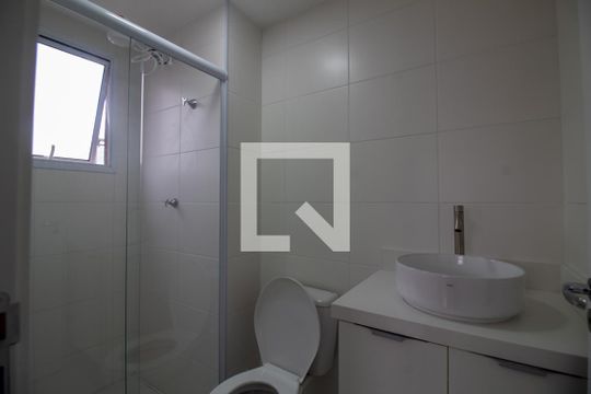 Banheiro da Suíte de apartamento para alugar com 1 quarto, 28m² em Jardim Caravelas, São Paulo