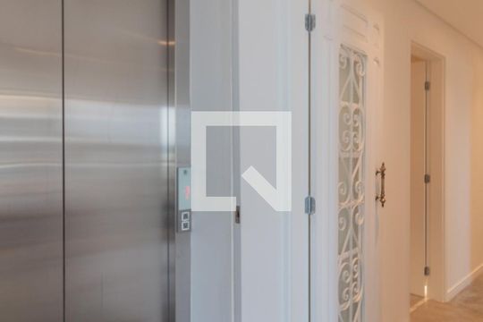 Sala de Estar de apartamento à venda com 3 quartos, 167m² em Jardim das Acacias, São Paulo