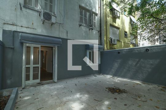 Área privativa de apartamento à venda com 2 quartos, 120m² em Rio Branco, Porto Alegre