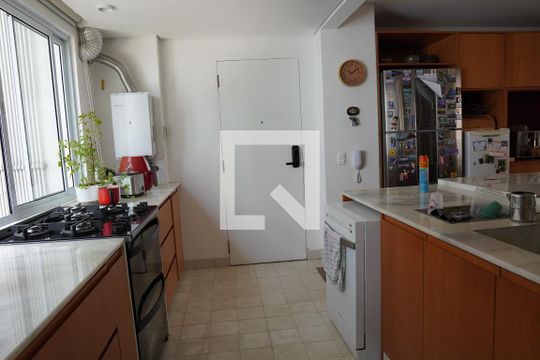 Cozinha de apartamento para alugar com 3 quartos, 170m² em Paraíso, São Paulo
