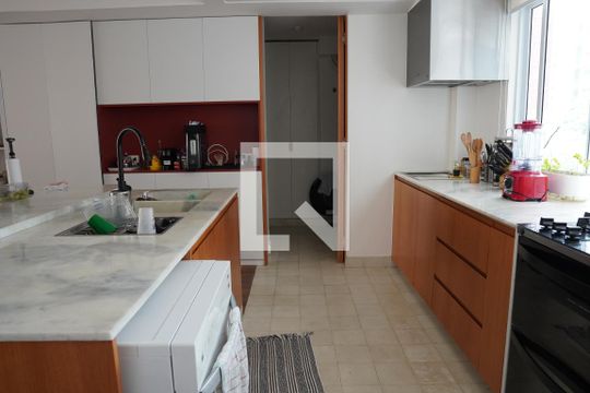 Cozinha de apartamento para alugar com 3 quartos, 170m² em Paraíso, São Paulo