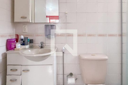 Banheiro Social de apartamento à venda com 1 quarto, 47m² em Baeta Neves, São Bernardo do Campo