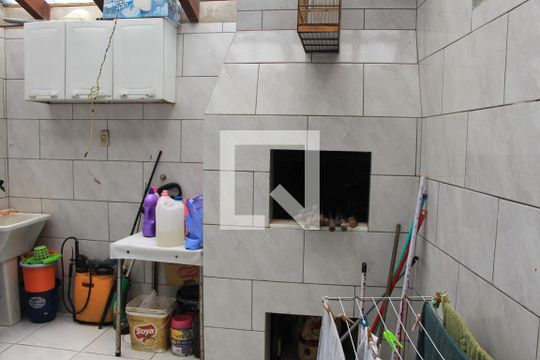 Churrasqueira de casa à venda com 3 quartos, 175m² em Jardim Carvalho, Porto Alegre