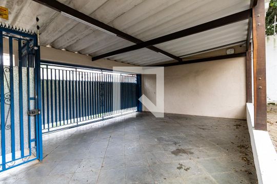 Garagem  de casa à venda com 3 quartos, 120m² em Vila Gumercindo, São Paulo