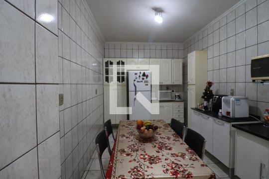 Cozinha e Área de Serviço de casa à venda com 2 quartos, 182m² em Vila Joana, Jundiaí