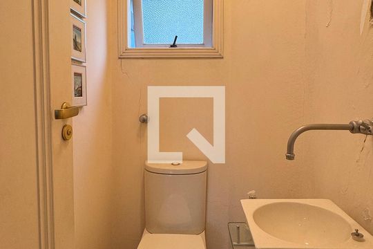 Lavabo de casa de condomínio à venda com 4 quartos, 450m² em Alphaville, Santana de Parnaíba