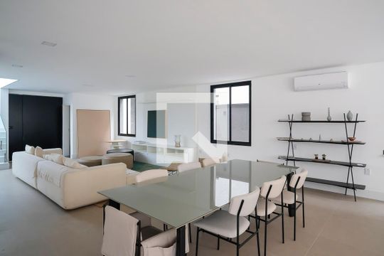 Sala de casa de condomínio à venda com 5 quartos, 800m² em Cerâmica, São Caetano do Sul