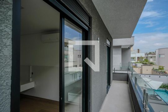 Varanda suítes 2 e 3 de casa de condomínio à venda com 5 quartos, 800m² em Cerâmica, São Caetano do Sul