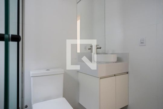 Banheiro suíte 2 de casa de condomínio à venda com 5 quartos, 800m² em Cerâmica, São Caetano do Sul