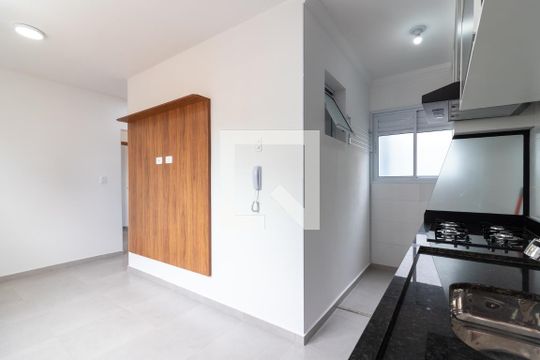 Cozinha de apartamento para alugar com 2 quartos, 45m² em Vila Dom Pedro Ii, São Paulo