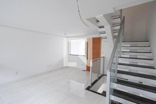 Sala/Cozinha de casa à venda com 3 quartos, 125m² em Copacabana, Belo Horizonte