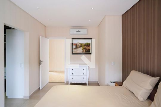 Suíte 1 de casa de condomínio à venda com 3 quartos, 420m² em Cerâmica, São Caetano do Sul