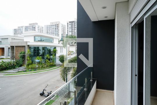 Varanda suíte 3 de casa de condomínio à venda com 3 quartos, 420m² em Cerâmica, São Caetano do Sul
