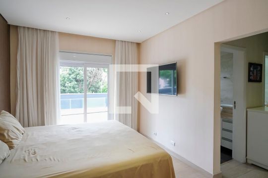 Suíte 1 de casa de condomínio à venda com 3 quartos, 420m² em Cerâmica, São Caetano do Sul