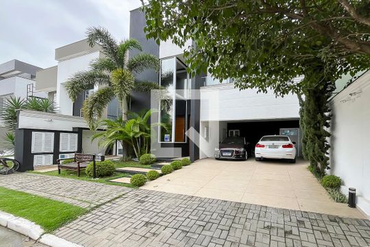 Fachada + plaquinha de casa de condomínio à venda com 3 quartos, 420m² em Cerâmica, São Caetano do Sul