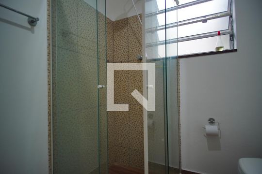 Banheiro Corredor de casa à venda com 5 quartos, 152m² em São João, Porto Alegre