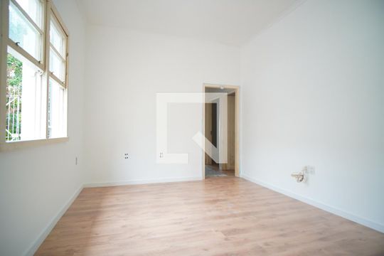 Sala de casa à venda com 5 quartos, 152m² em São João, Porto Alegre