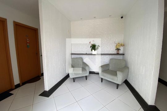 Hall de entrada de apartamento à venda com 2 quartos, 40m² em Rondônia, Novo Hamburgo