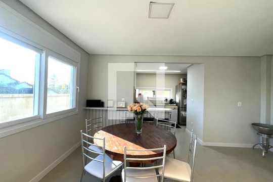 Sala de casa à venda com 3 quartos, 183m² em Cristo Rei, São Leopoldo