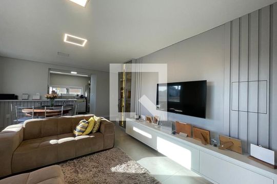 Sala de casa à venda com 3 quartos, 183m² em Cristo Rei, São Leopoldo